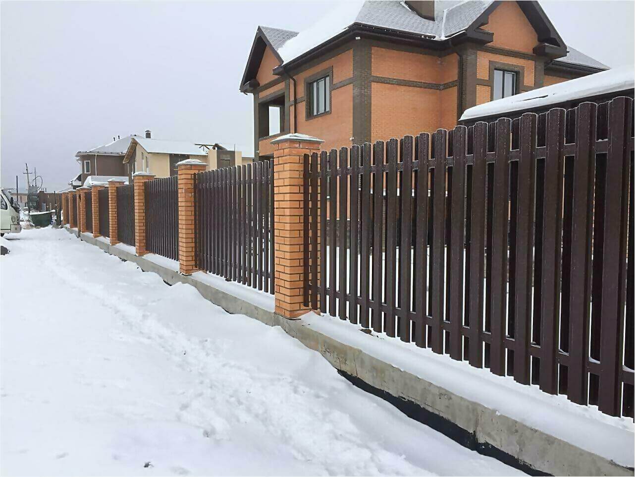 Забор из штакетника 95м фото1 в Осинцево