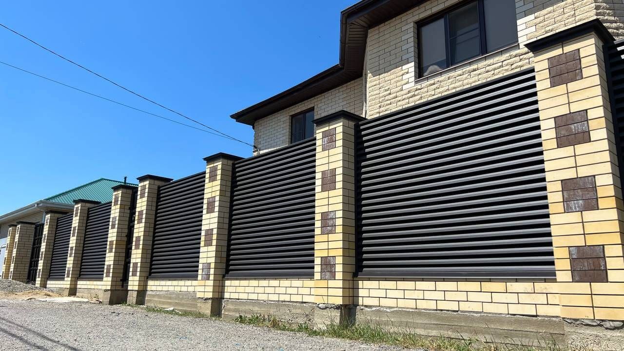 Забор-жалюзи 45м RAL8019 Темный Шоколад матовый в Осинцево