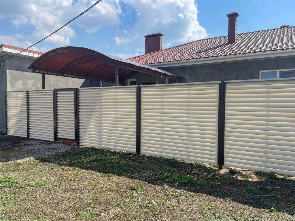 Забор из ламелей Еврожалюзи 25м RAL1015/1015 Слоновая Кость двусторонний фото 5 в Осинцево