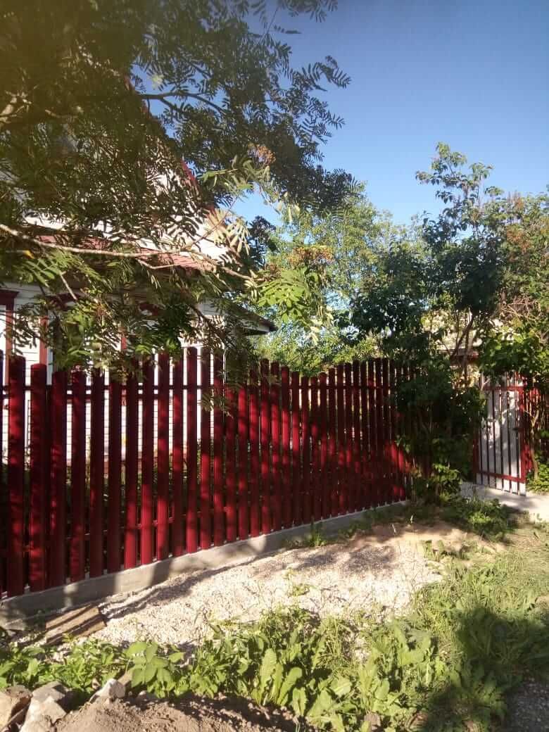 Забор из фигурного штакетника 21м RAL3005 Красное Вино фото 1 в Осинцево