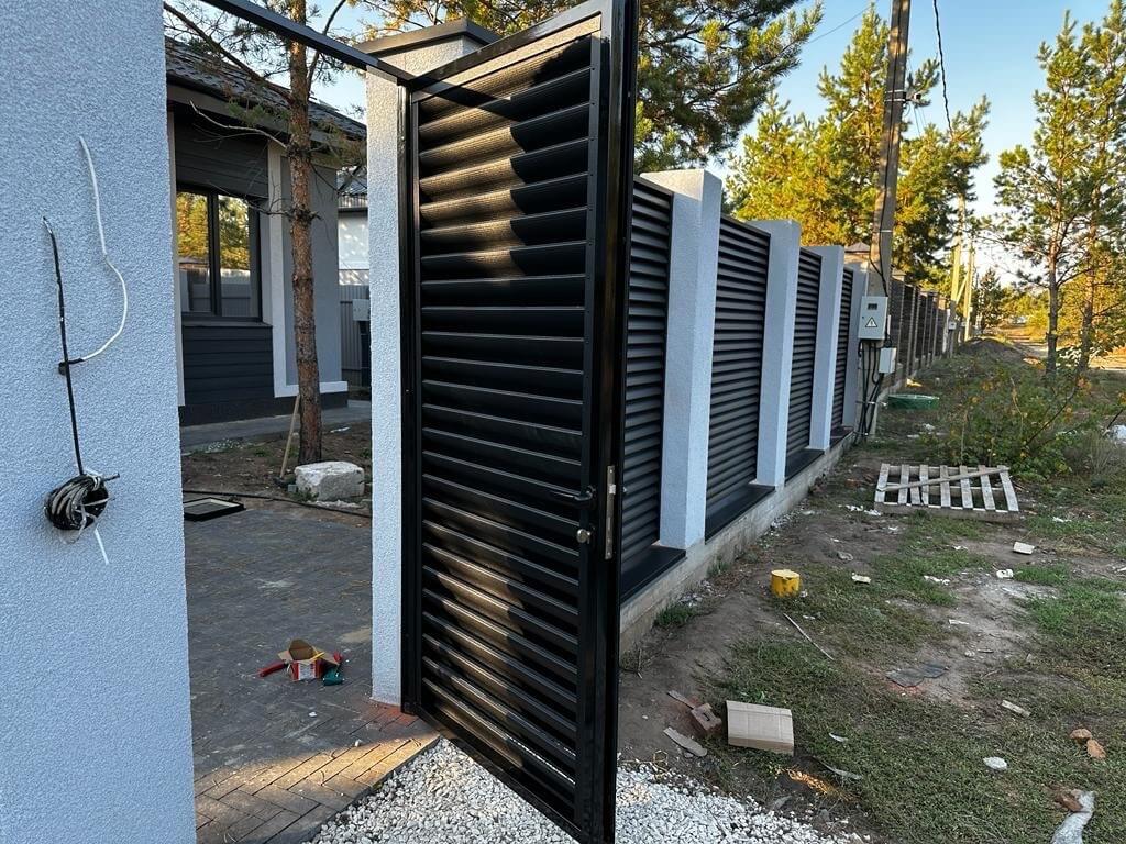 Забор-жалюзи 18м RAL9005/9005 Черный двухсторонний МАТТЕ фото 6 в Осинцево