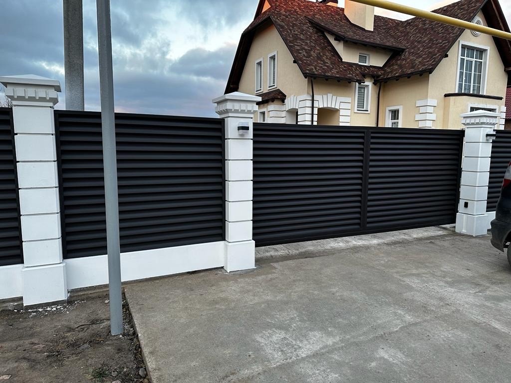 Забор из ламелей Еврожалюзи 35м RAL8019/8019 Темный Шоколад двусторонний MATTE фото 1 в Осинцево