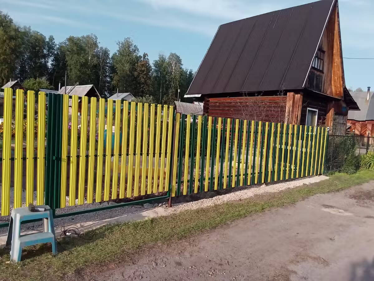 Забор из евроштакетника 13м RAL1018 Желтый фото 3 в Осинцево