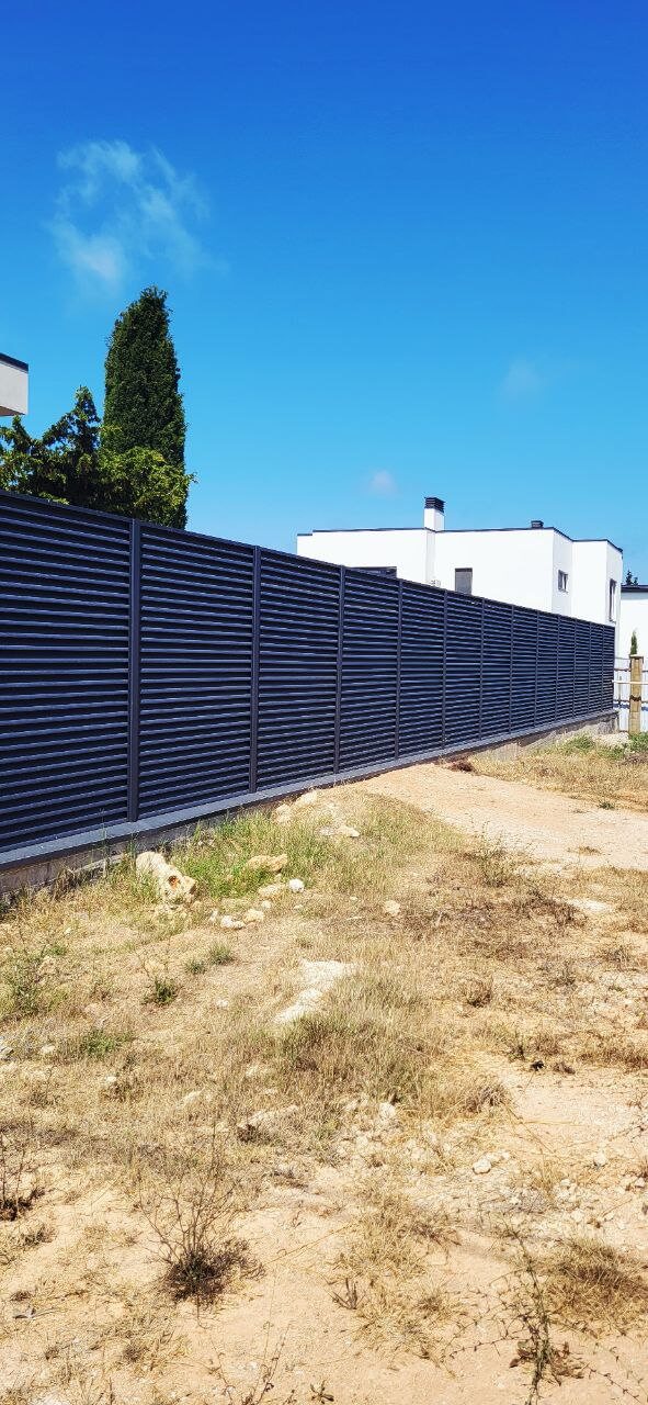 Забор-жалюзи 65м RAL7024/7024 Серый Графит МАТТЕ двусторонний фото 6 в Осинцево