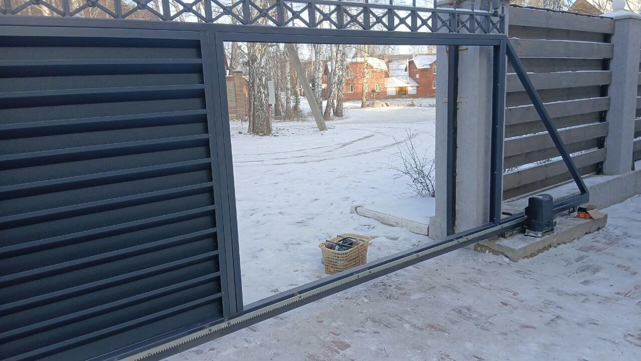 Входная группа из ламелей Хай-Тек RAL7024/7024 Серый Графит двусторонний МАТТЕ фото 10 в Осинцево