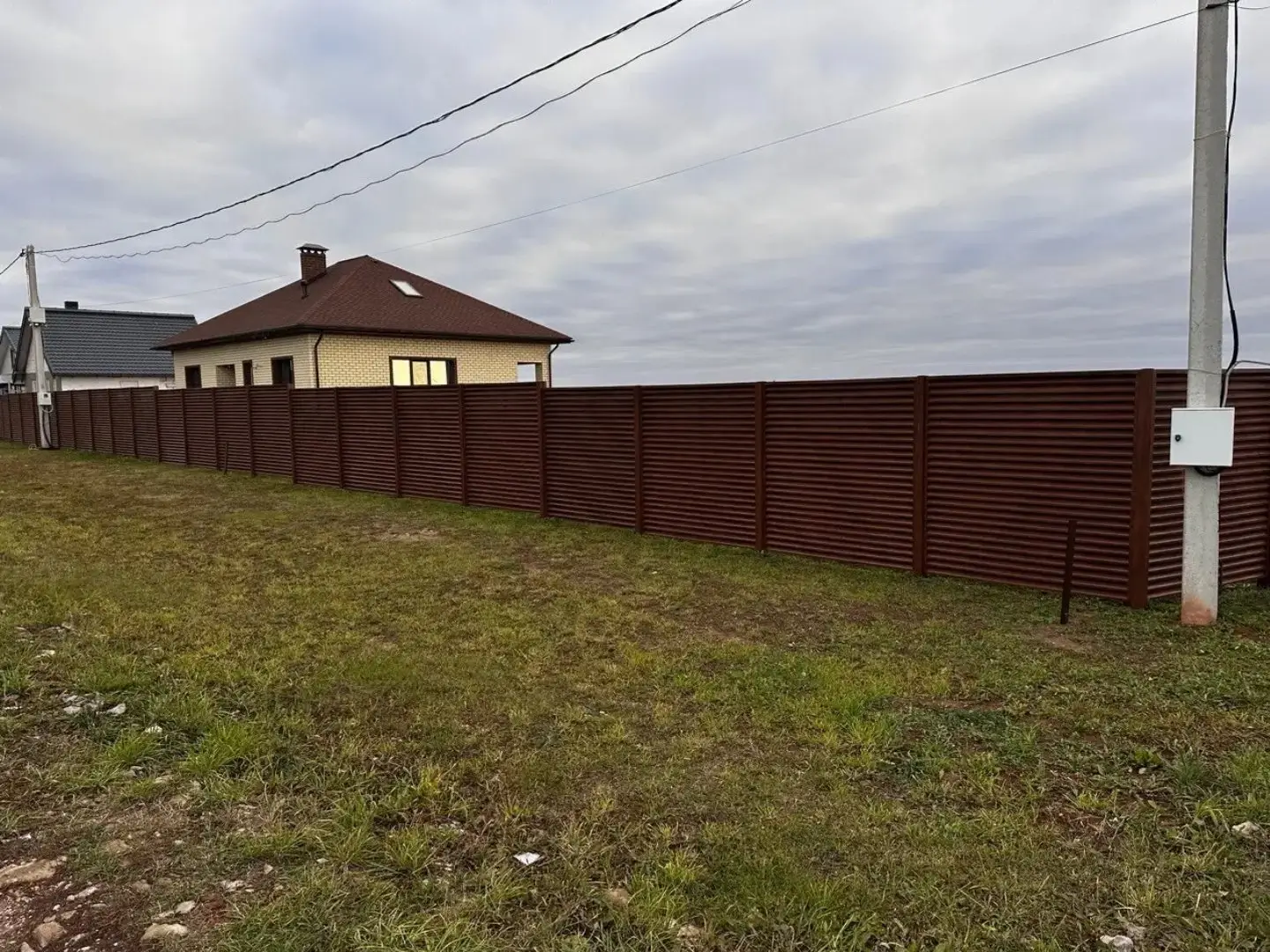 Забор-жалюзи из ламелей ЭКО-Z 58м Темный Дуб 3D Принтек фото 2 в Осинцево