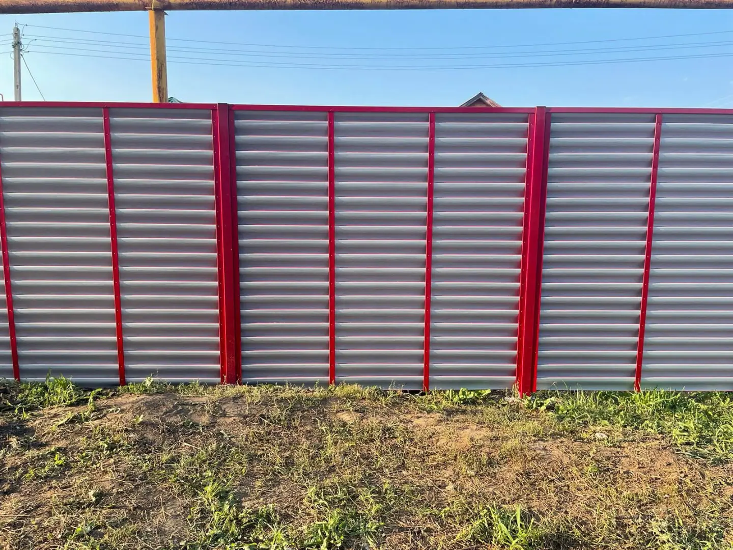 Забор-жалюзи из ламелей Еврожалюзи 24м RAL3003 Рубин фото 5 в Осинцево